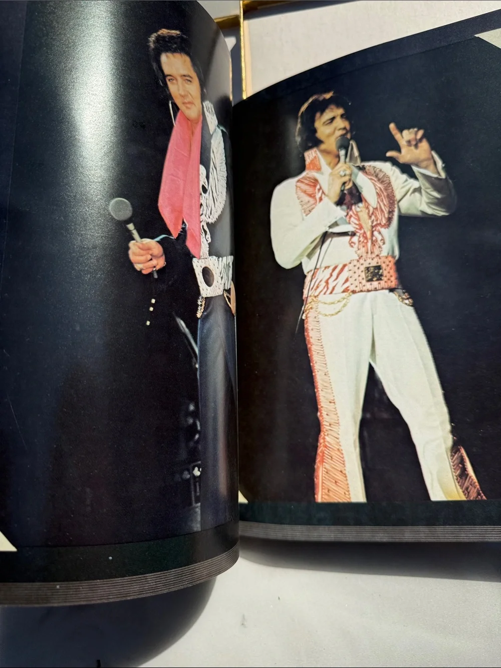 Official Elvis Gold and Black Concert Photo Album1977